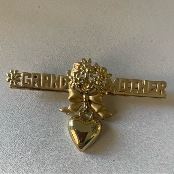 Grandmother Brooch jewelry pin - Picture 2 of 11